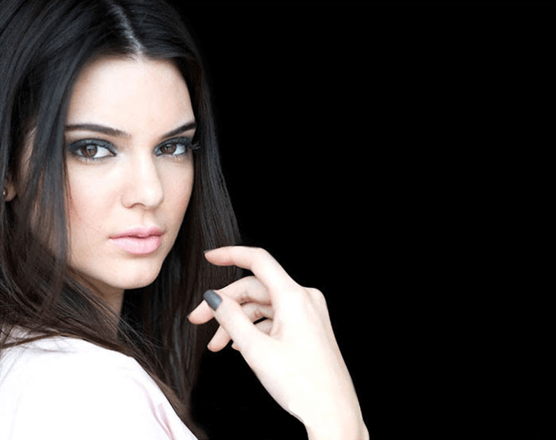 Kendall Jenner relies on Lasers to get rid of Acne Scars